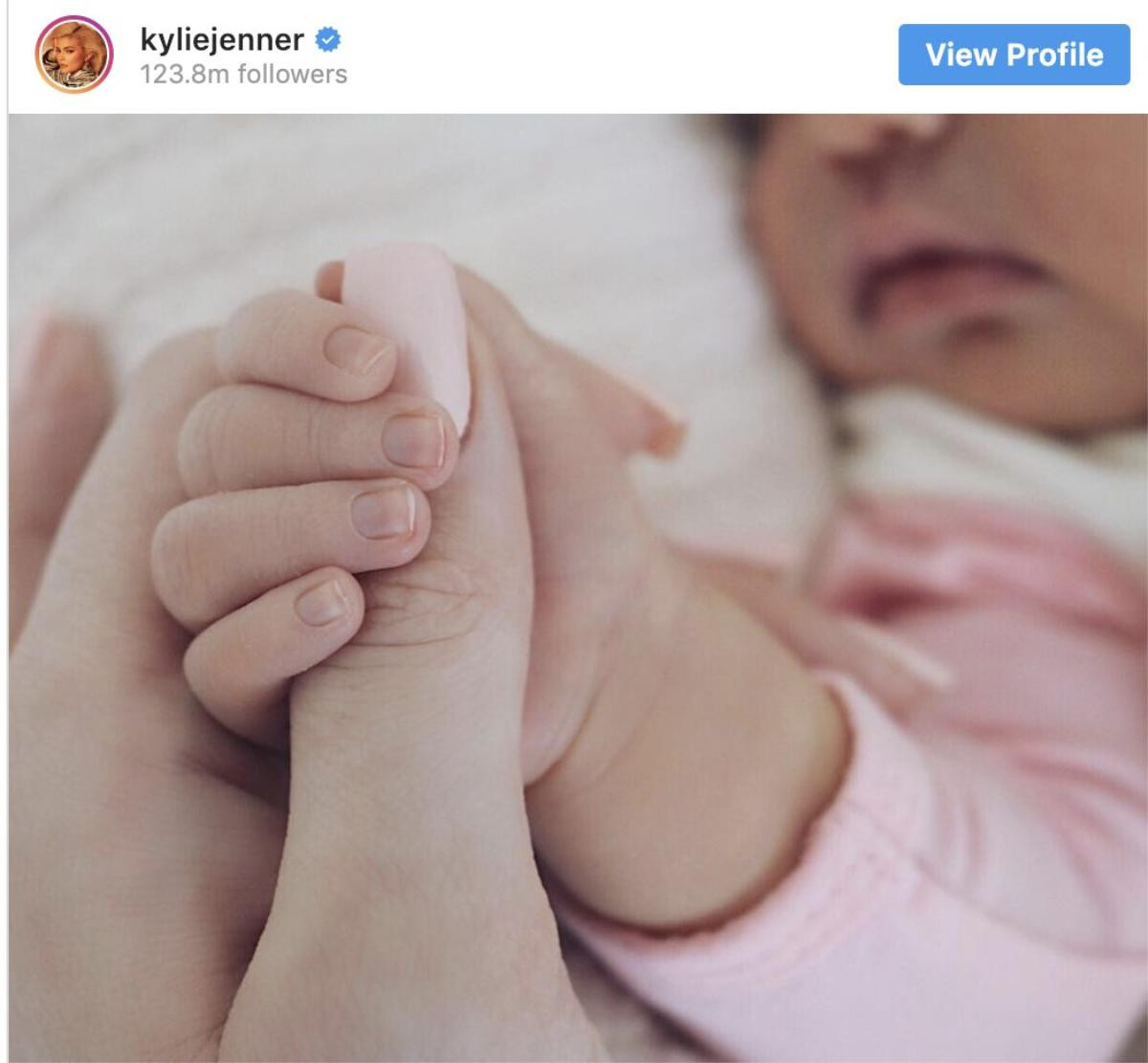 'Nữ hoàng thị phi' Kylie Jenner vừa bị một quả trứng soán ngôi bức ảnh được like nhiều nhất Instagram Ảnh 3