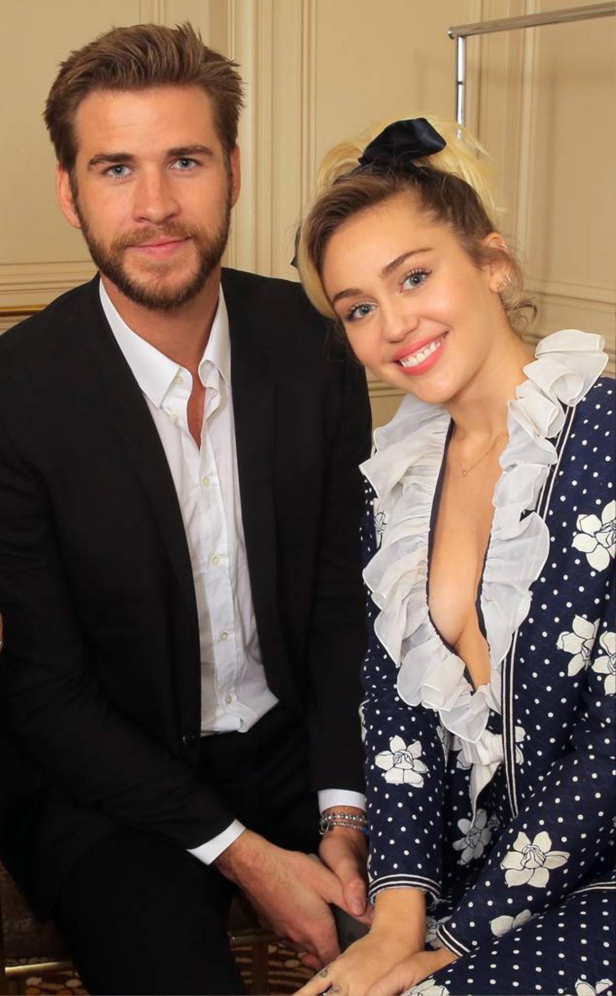 Viết tâm thư mừng tuổi mới Liam, Miley khiến fan 'cười ngất' khi thốt lên: 'Chúa ơi, em quên mất anh giờ là chồng em rồi!' Ảnh 1