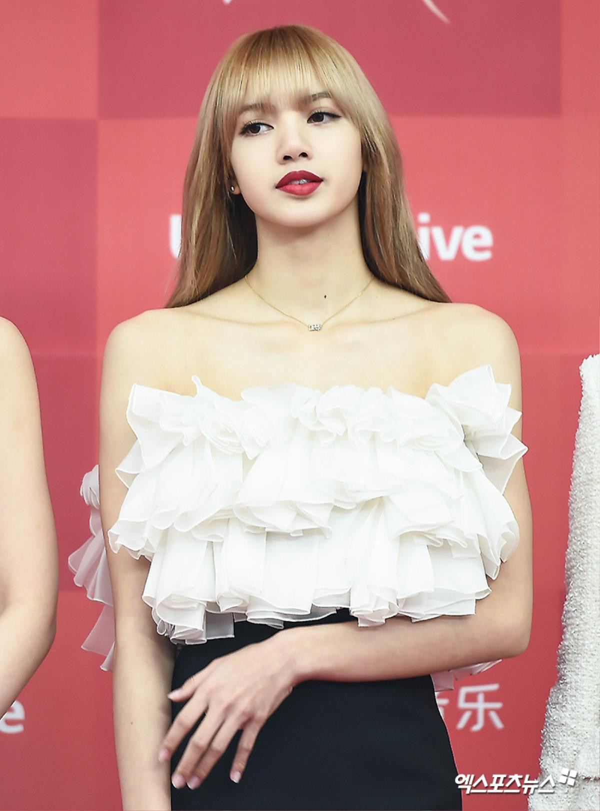 Bao năm qua, Lisa (BlackPink) và Bambam (GOT7) vẫn đau lòng vì câu chuyện miệt thị Ảnh 1