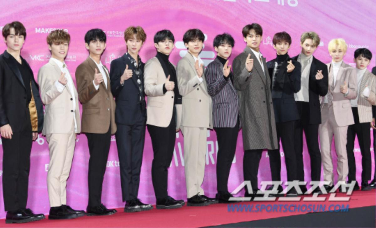 Không phải BTS, Kim So Hyun - Clara hay Wanna One, nữ ca sĩ ăn mặc 'rẻ tiền' đã gây xôn xao tại 'Seoul Music Awards 2019' Ảnh 19