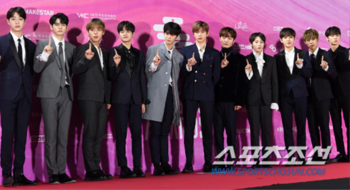 Không phải BTS, Kim So Hyun - Clara hay Wanna One, nữ ca sĩ ăn mặc 'rẻ tiền' đã gây xôn xao tại 'Seoul Music Awards 2019' Ảnh 21