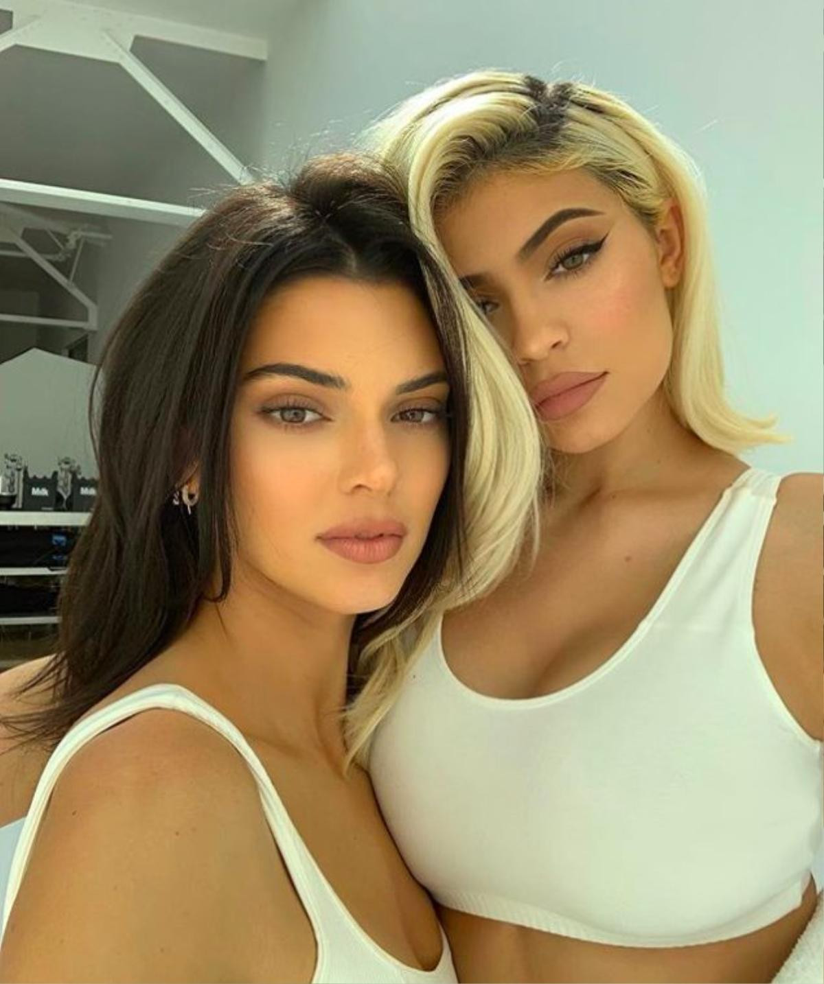 20 hình ảnh được like nhiều nhất trên Instagram: Cristiano Ronaldo, Kylie Jenner chiếm quá bán nhưng vị trí số 1 mới thực sự gây sốc Ảnh 1