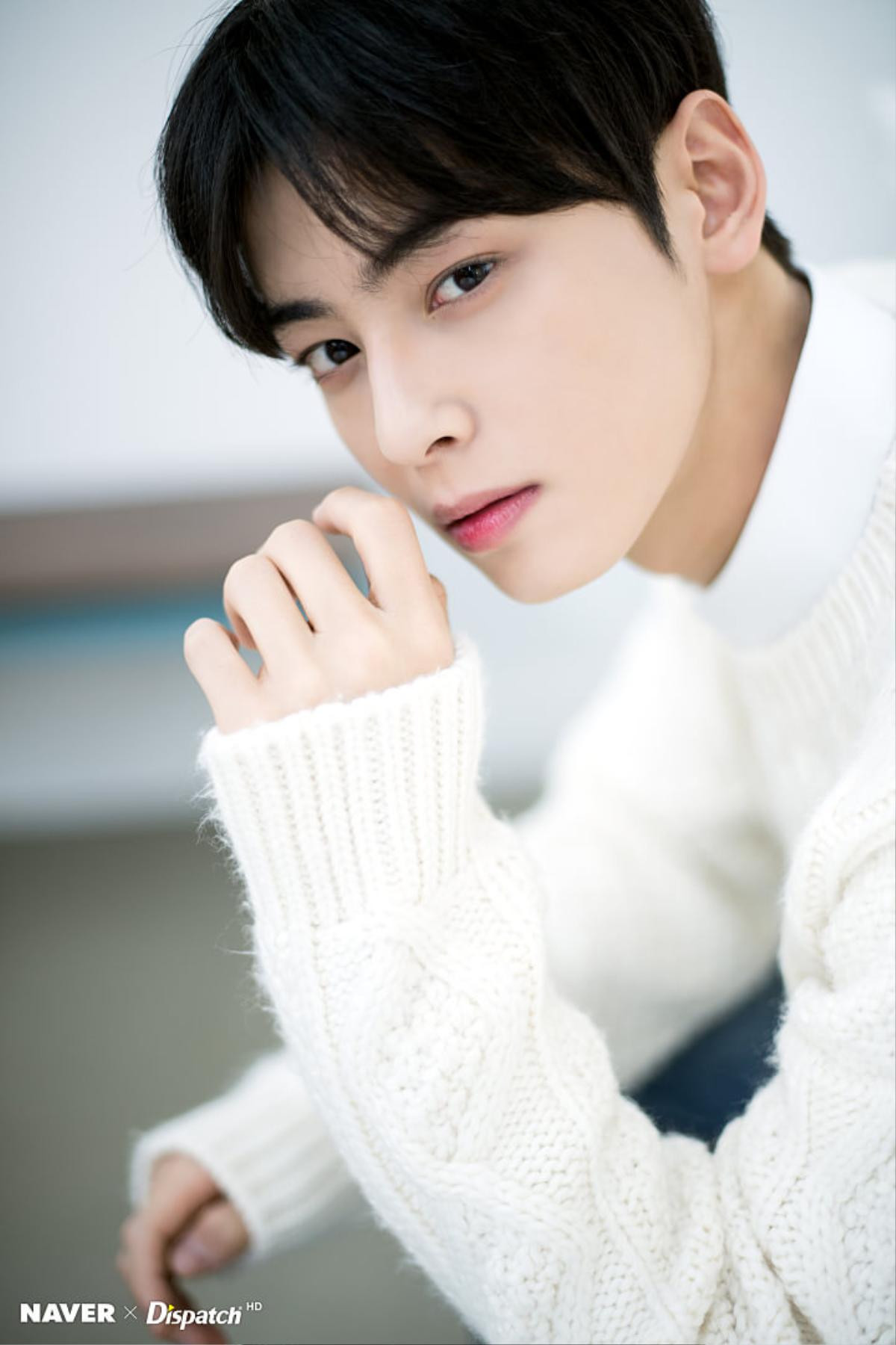 Dispatch tung ảnh mới của Cha Eun Woo (ASTRO), K-net: 'Giống Park Bo Gum, con trai nhìn cậu ấy còn rung động' Ảnh 4