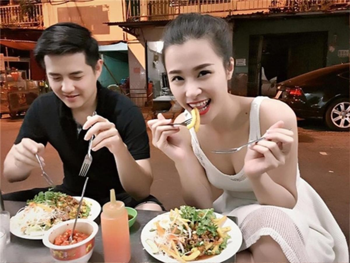 Thời trang ăn đêm: Trấn Thành - Hari Won xõa hết cỡ, Hương Giang thì điệu cạn lời Ảnh 16