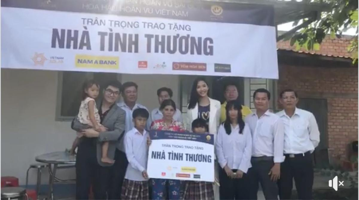 'Bỏ bê' Mâu Thủy, Hoàng Thùy cặp kê H'Hen Niê đi làm từ thiện ở một nơi xa Ảnh 2