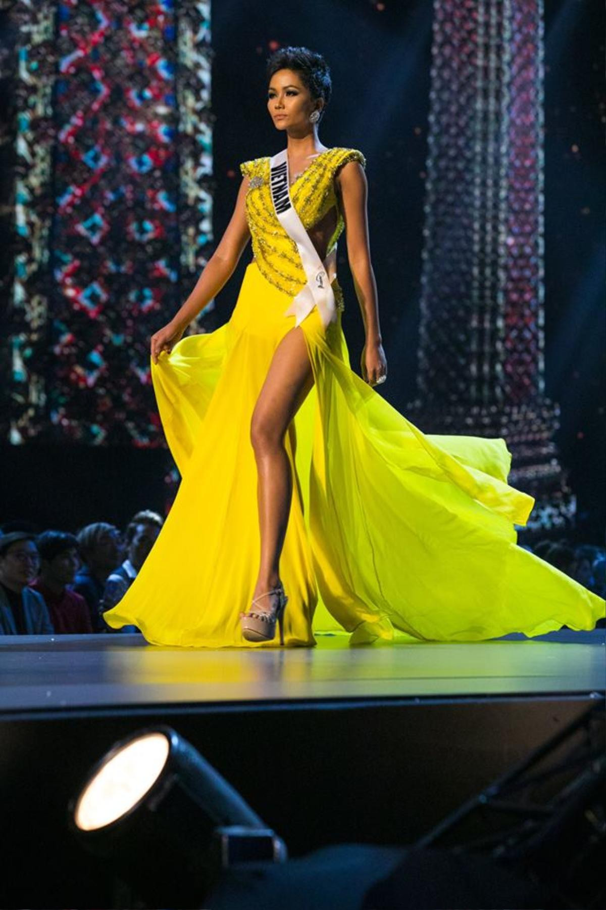 Sau top 5 Miss Universe, H'Hen Niê tiếp tục làm điều hoa hậu Việt chưa ai thực hiện Ảnh 6