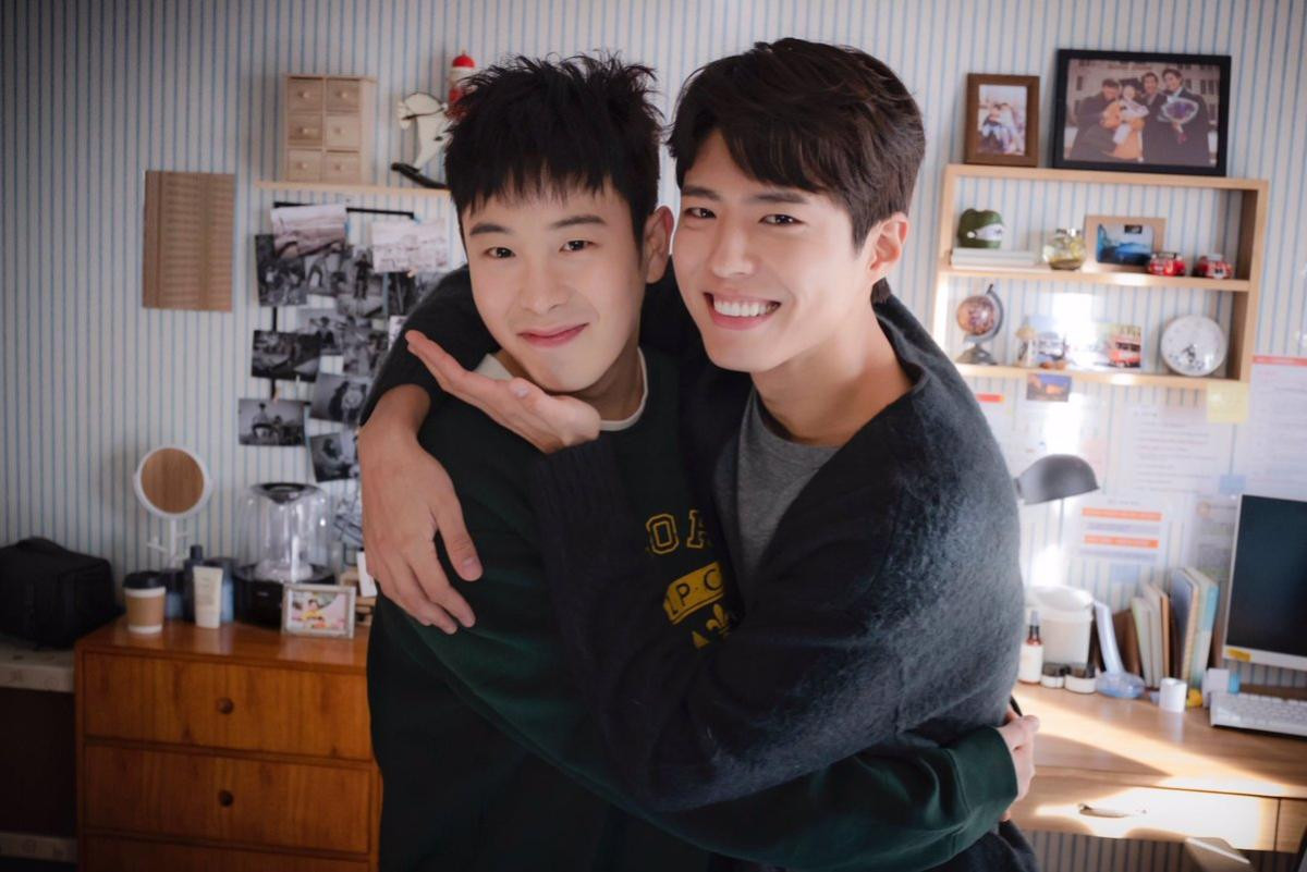 Park Bo Gum và P.O (Block B) trở nên thân thiết như anh em sau 'Encounter' Ảnh 1