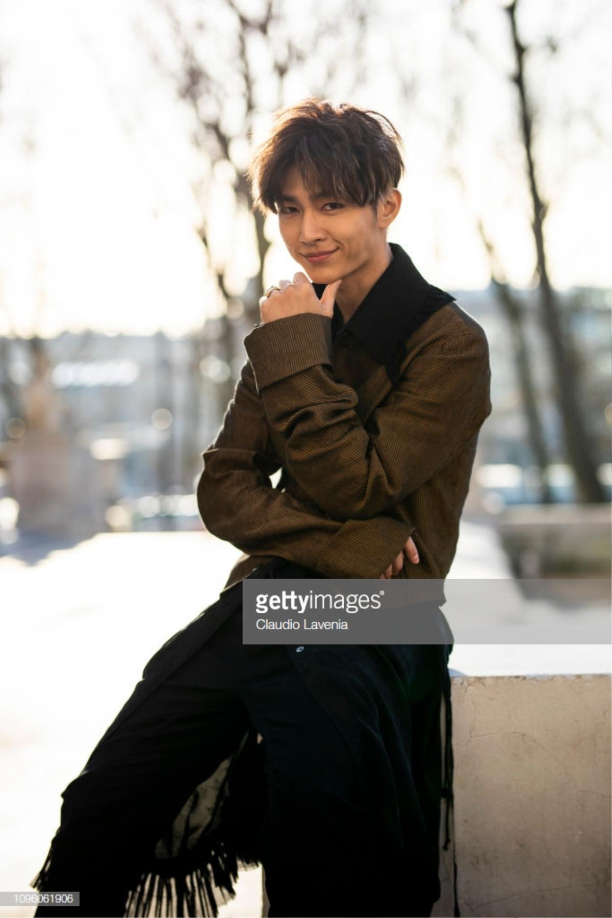 Sota Fukushi cùng Kim Hãn, Trần Phi Vũ, Viêm Á Luân và thành viên NINE PERCENT tham dự 'Tuần lễ thời trang nam Paris 2019' Ảnh 32