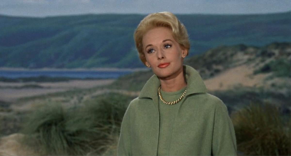 11 cái kết phim vô dụng nhất mọi thời đại (phần 2): Nữ minh tinh Tippi Hedren 'bị chim hù' đến mắc bệnh tâm lí Ảnh 5