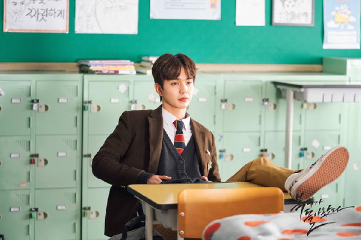 'Bok Soo trở về': Yoo Seung Ho chuẩn đẹp trong bộ đồng phục, nụ cười tỏa sáng và diễn xuất chân thật Ảnh 17