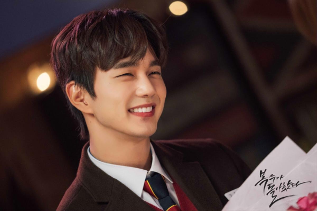 'Bok Soo trở về': Yoo Seung Ho chuẩn đẹp trong bộ đồng phục, nụ cười tỏa sáng và diễn xuất chân thật Ảnh 11