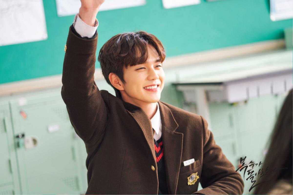 'Bok Soo trở về': Yoo Seung Ho chuẩn đẹp trong bộ đồng phục, nụ cười tỏa sáng và diễn xuất chân thật Ảnh 6