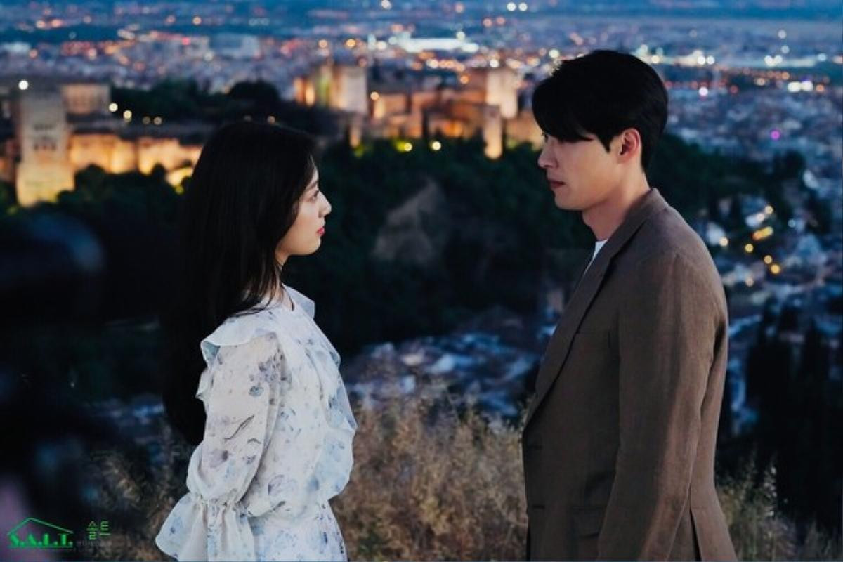 Trước khi tập 16 'Hồi ức Alhambra' kết thúc tối nay, Park Shin Hye và Hyun Bin đã chia sẻ những gì? Ảnh 7