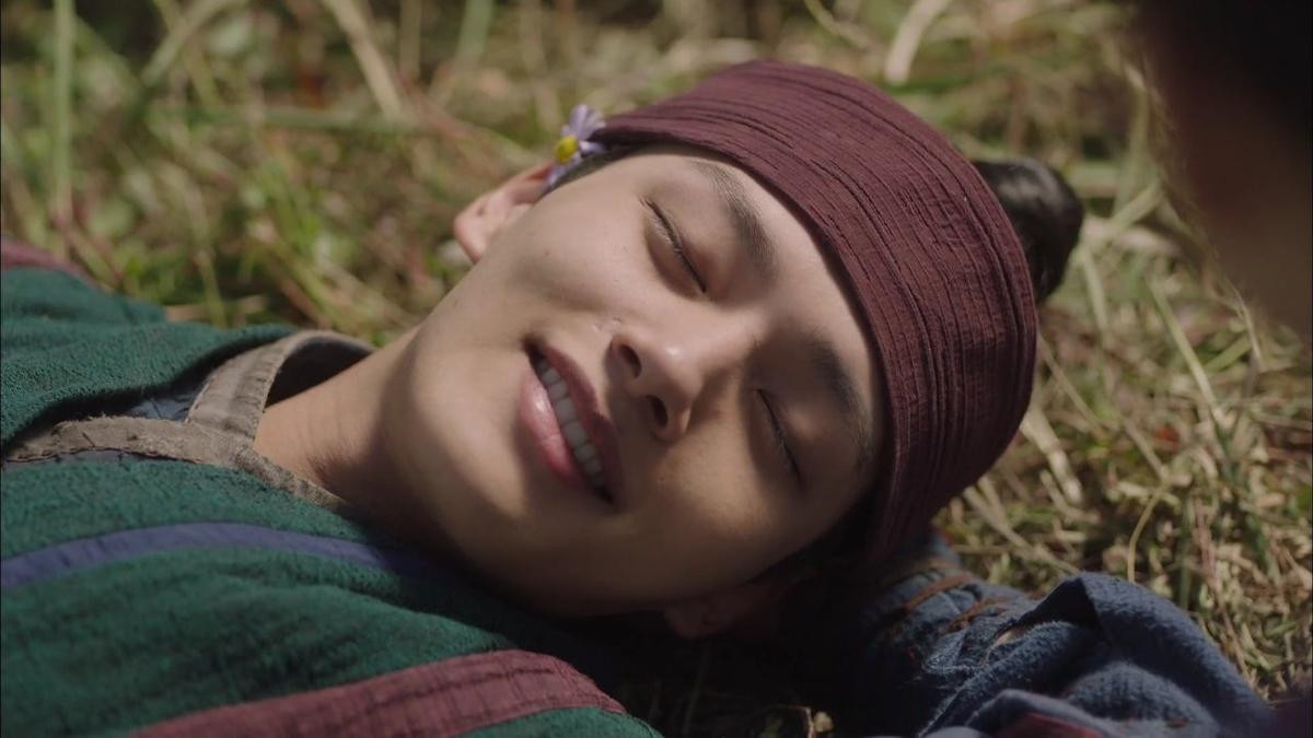 'The Crowned Clown': Yeo Jin Goo và Lee Se Young cuốn chăn quanh người, chống rét trên phim trường Ảnh 14