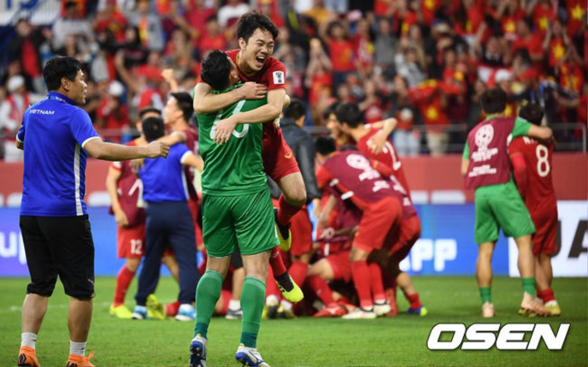 Diễn viên Lee Da Hae chúc mừng HLV Park Hang Seo và đội tuyển Việt Nam tiến vào tứ kết Asian Cup 2019 Ảnh 2