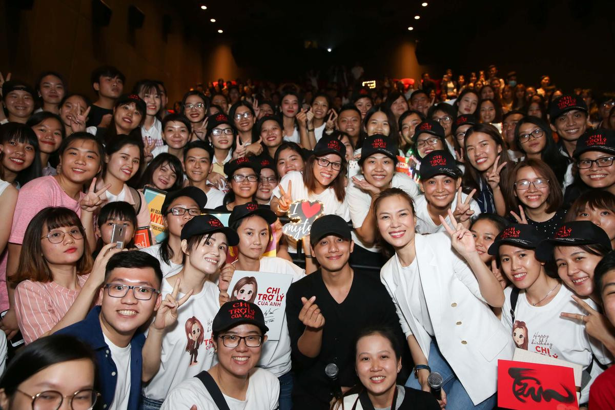 'Chị trợ lý' Mỹ Tâm và Mai Tài Phến cùng đi làm từ thiện kết hợp cinetour tại miền Tây Ảnh 10