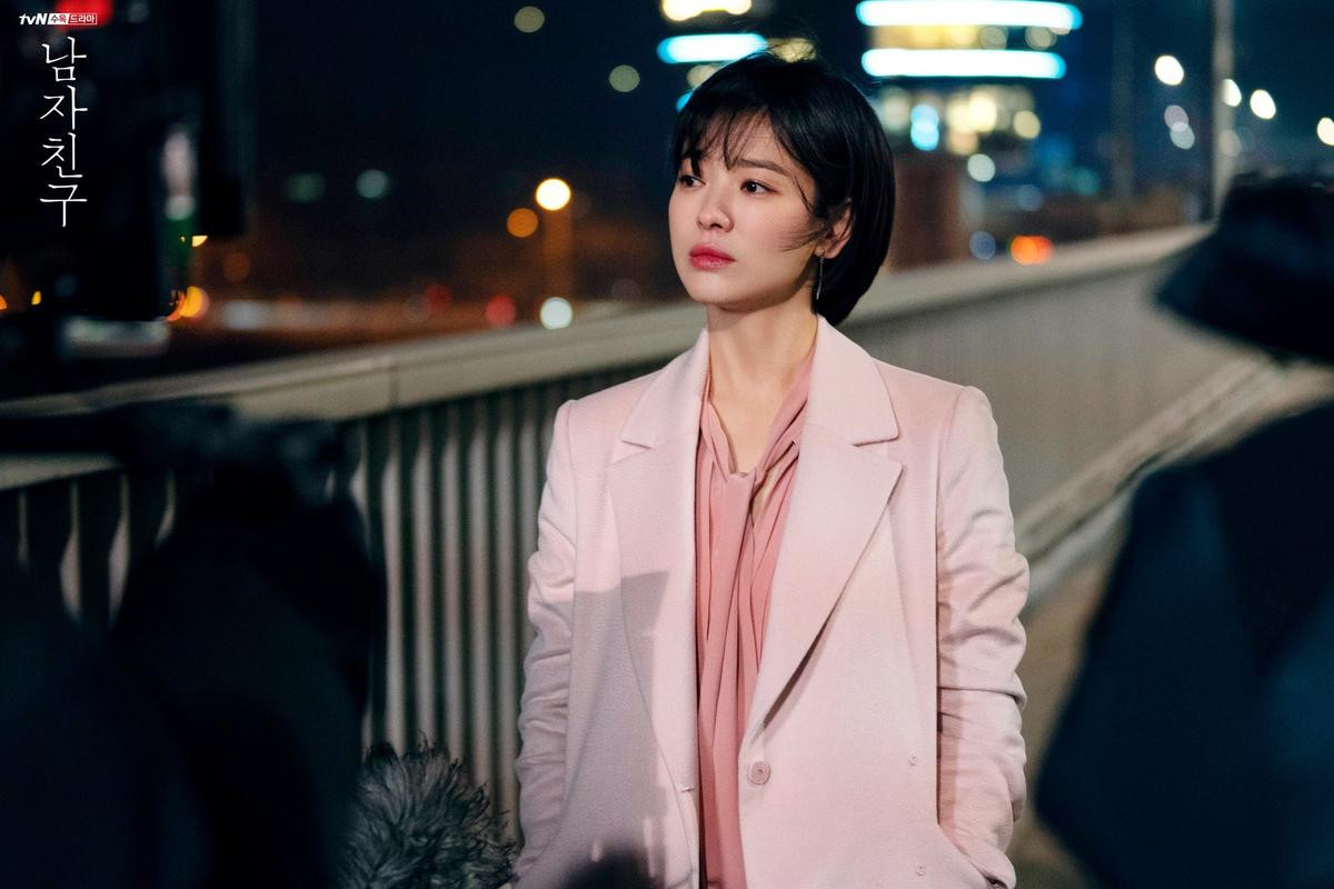 'Encounter' tập 15: Song Hye Kyo - Park Bo Gum đau khổ, khóc cạn nước mắt sau khi chia tay Ảnh 4