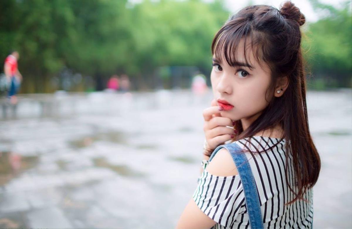 Sang trường bạn dạo chơi, nam sinh lỡ 'uống nhầm một ánh mắt' của hotgirl ĐH Thương Mại Ảnh 7