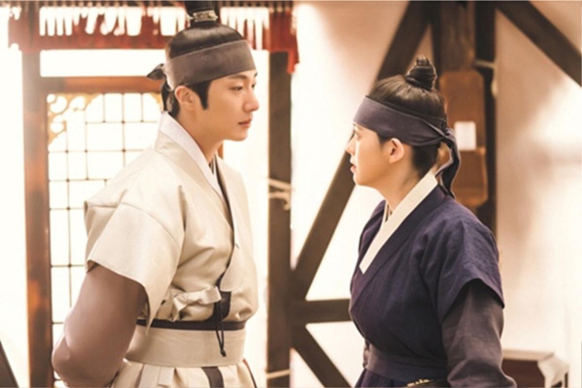 'Haechi': Dù Go Ara giả trai, hoàng tử Jung Il Woo vẫn có ánh nhìn đầy tình ý Ảnh 5