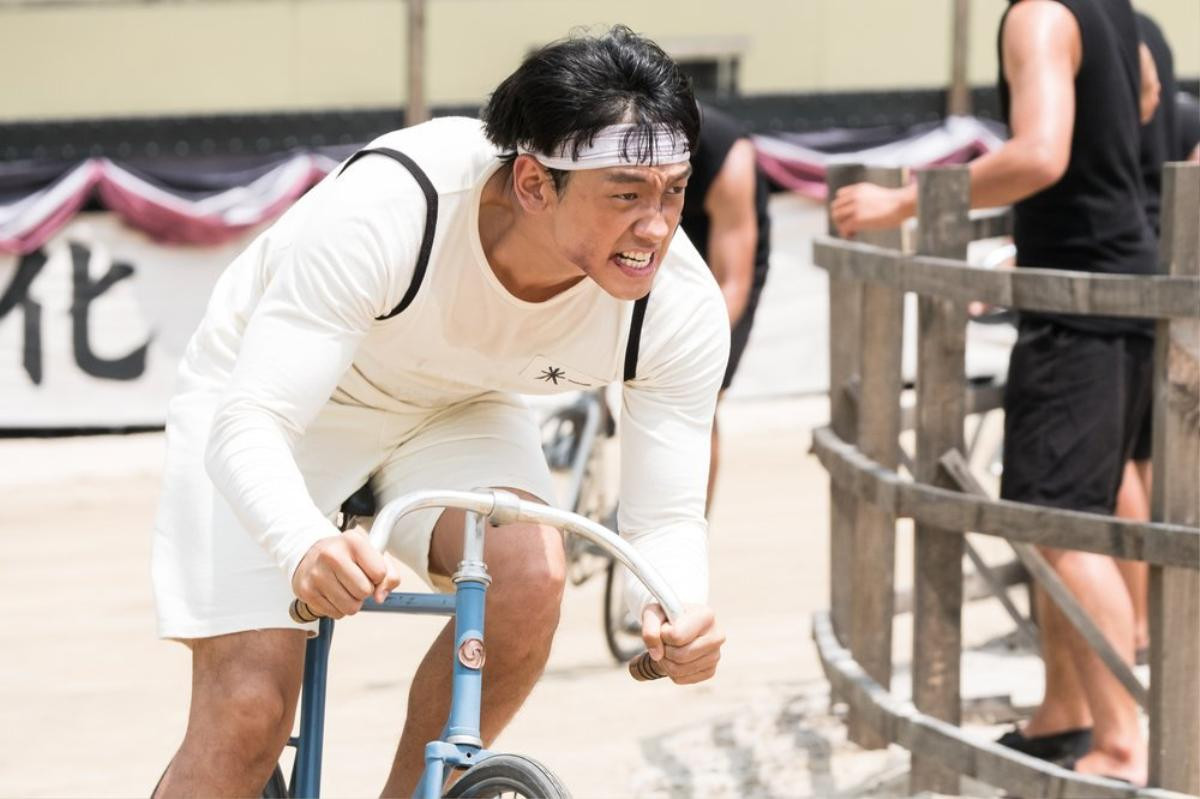 'The Cyclist King': Phim điện ảnh của Rain sau 5 năm tham gia cùng Kang So Ra tung loạt ảnh mới khiến khán giả mong đợi Ảnh 2