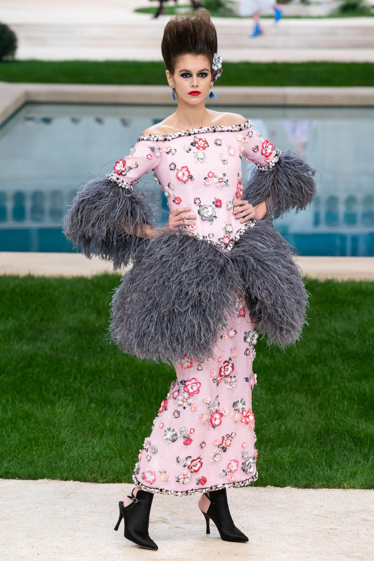 Chanel Couture Xuân 2019 cùng câu chuyện vắng mặt của trái tim làng thời trang - Karl Lagerfeld Ảnh 8