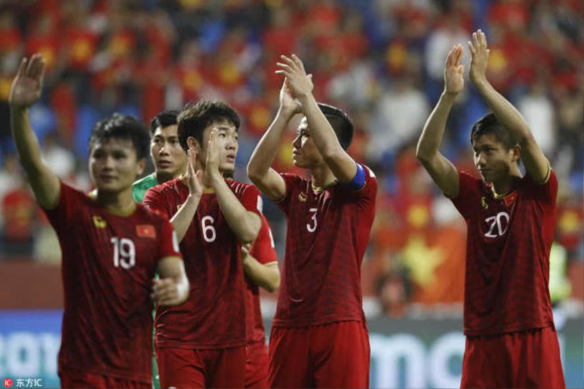 Cùng dừng chân ở tứ kết Asian Cup nhưng truyền thông Trung Quốc lại khen ĐT Việt Nam hết lời, chê đội nhà 'bạc nhược' Ảnh 1