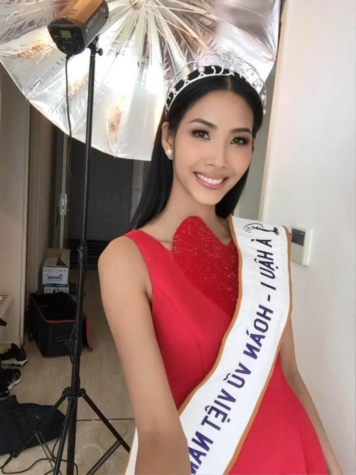 'Học lỏm' bí kíp 'intop' dành riêng cho Hoàng Thuỳ tại Miss Universe 2019 Ảnh 24