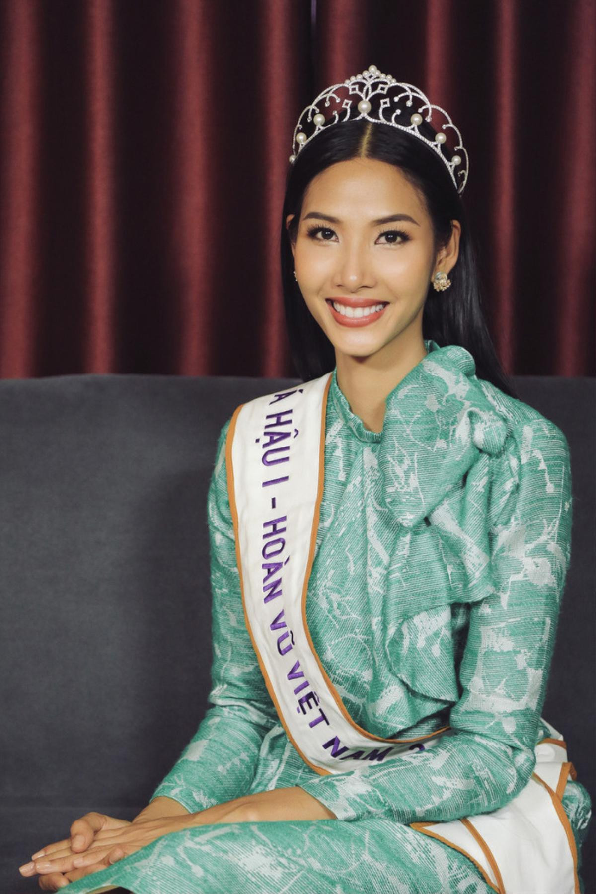 'Học lỏm' bí kíp 'intop' dành riêng cho Hoàng Thuỳ tại Miss Universe 2019 Ảnh 2