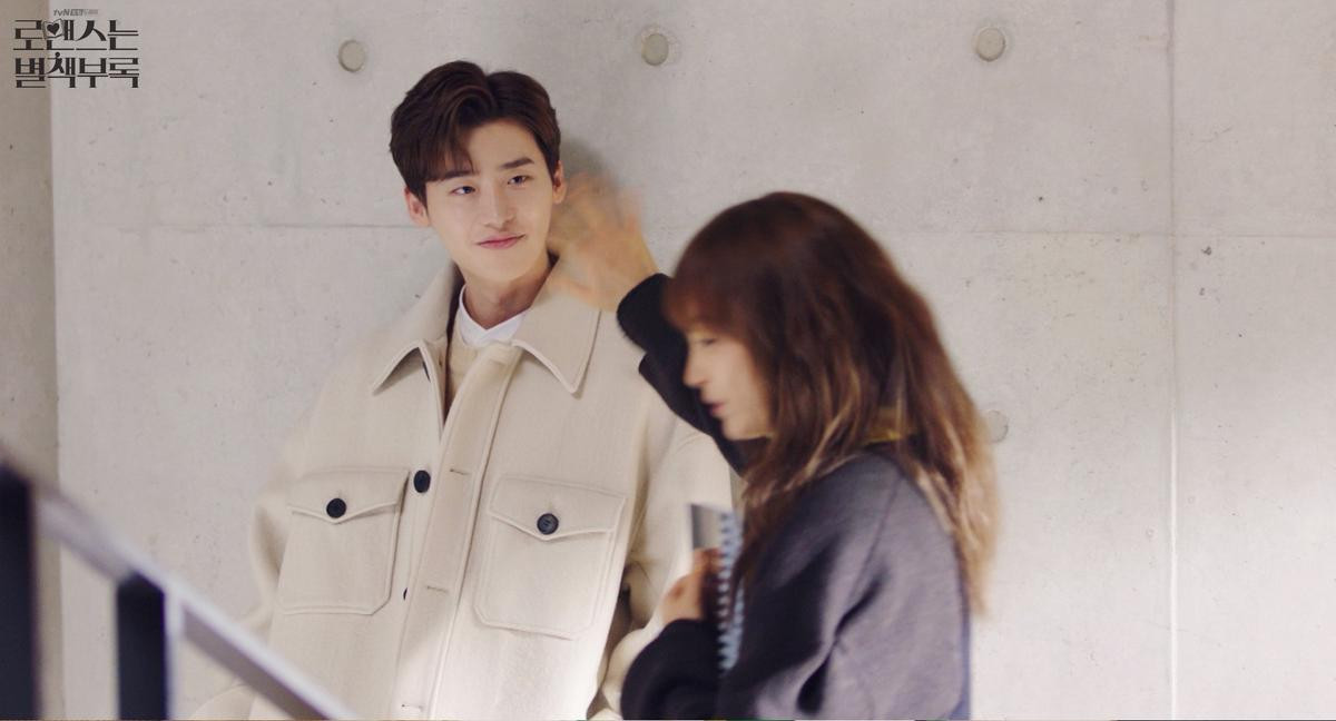 4 lý do nên xem 'Romance Is a Bonus Book' của Lee Jong Suk và Lee Na Young vào tối nay Ảnh 11