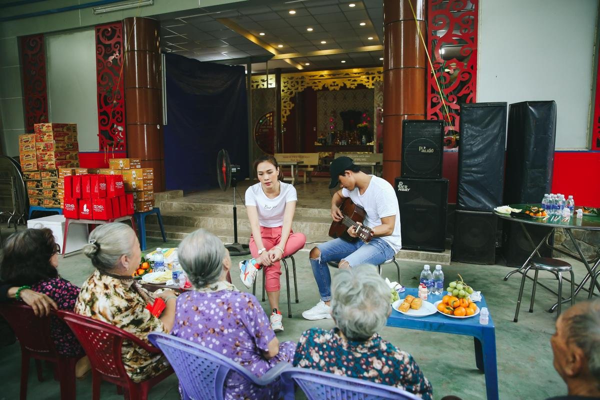 Khoảnh khắc đẹp: Mỹ Tâm - Mai Tài Phến kết hợp người đàn người hát trong một màn diễn… không thể đặc biệt hơn Ảnh 4