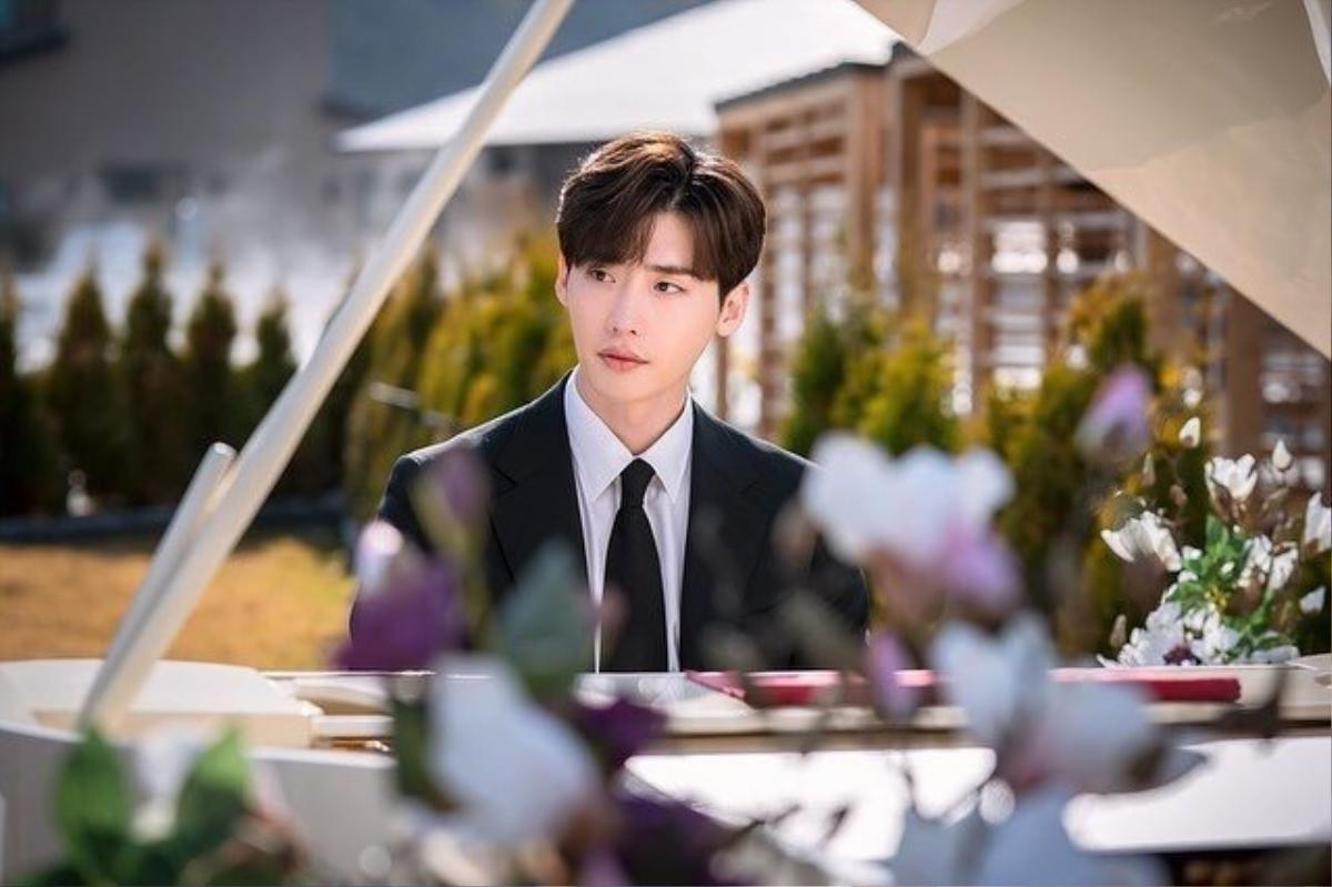 'Phụ lục tình yêu' tập 2: Biết Lee Na Young đã ly hôn, Lee Jong Suk dẫn 'noona' đi làm đẹp Ảnh 5