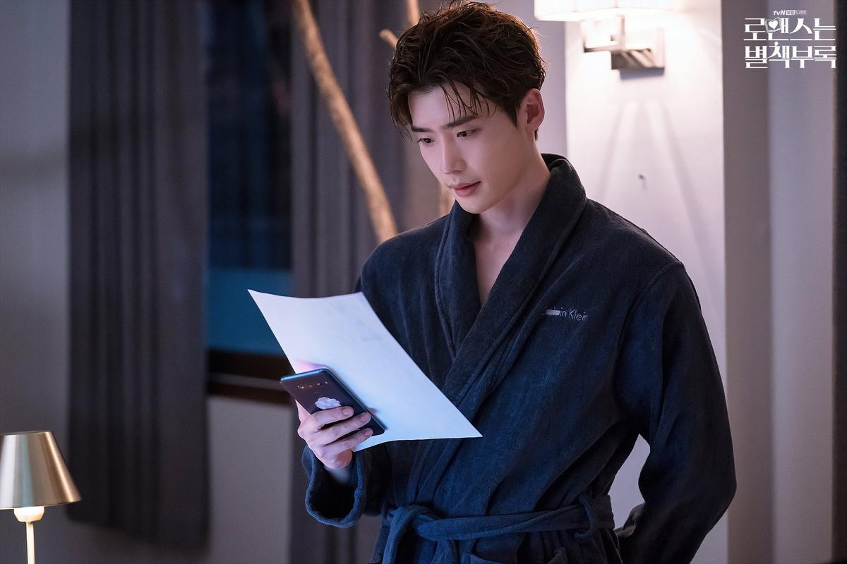 'Phụ lục tình yêu' tập 2: Biết Lee Na Young đã ly hôn, Lee Jong Suk dẫn 'noona' đi làm đẹp Ảnh 10