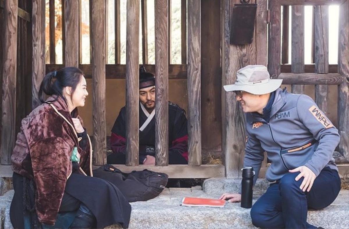 Dàn diễn viên của 'Haechi' - Jung Il Woo, Go Ara cùng Kwon Yul và Park Hoon tích cực quảng bá trước giờ lên sóng Ảnh 9