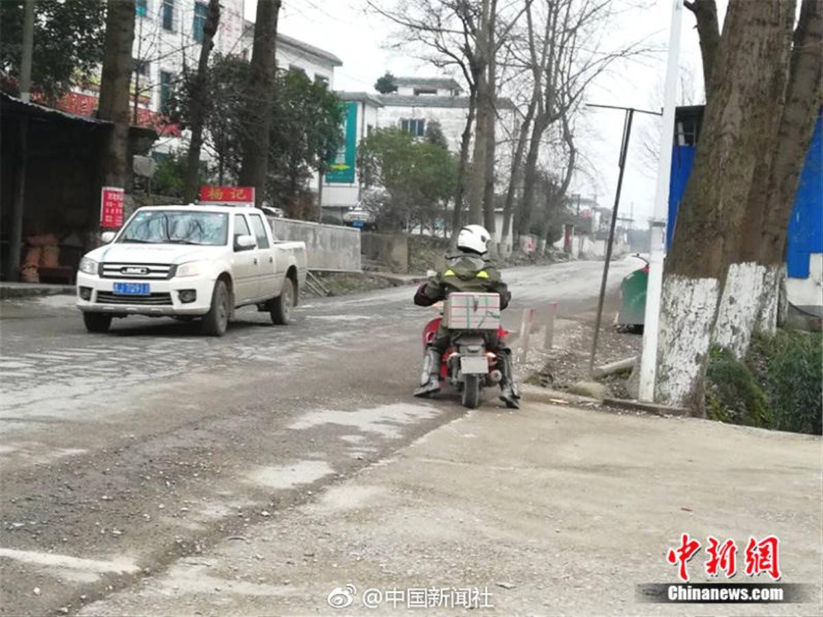 Chàng trai chở tro cốt cha vượt quãng đường hơn 4.000 km về quê ăn Tết Ảnh 3