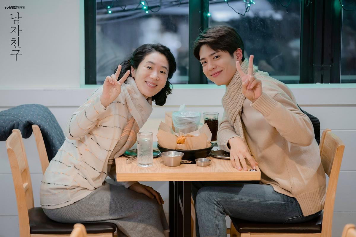 'Encounter': Tiết lộ 70 bức ảnh hậu trường cuối cùng của Song Hye Kyo - Park Bo Gum và các diễn viên khác Ảnh 38