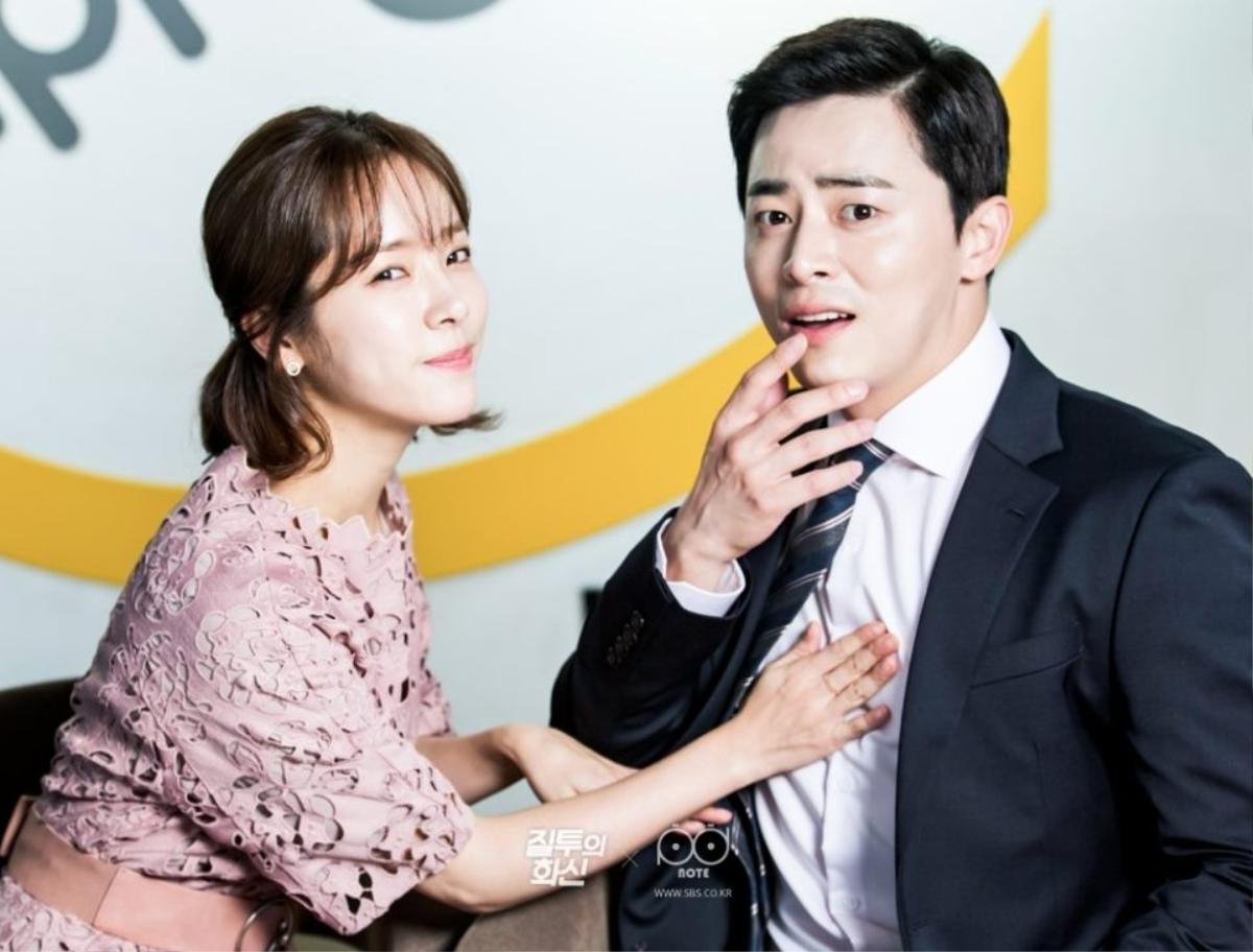 Khen ngợi chưa đủ, Jo Jung Suk còn tiết lộ: 'Tôi rơi nước mắt khi Han Ji Min khóc và có nhiều tình cảm với em ấy' Ảnh 3