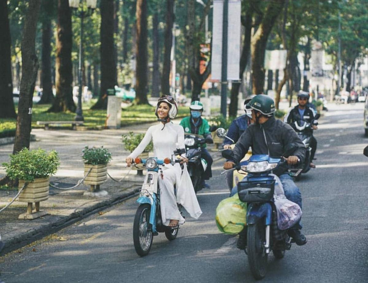 Hé lộ món quà 'khủng' đầy nam tính mà 'Hoa hậu đẹp nhất' H'Hen Niê tự thưởng sau 1 năm đại thắng Ảnh 6