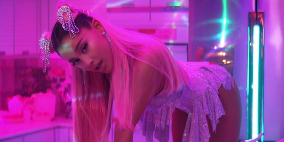 '7 Rings' debut #1 Billboard: Chứng kiến cơn mưa kỷ lục 'dội xuống' từ Ariana Grande! Ảnh 2