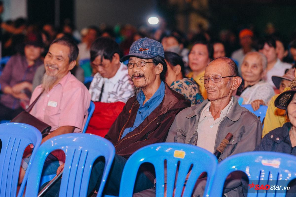 'Chuyến xe 0 đồng’ chở nụ cười xuân của 300 người nghèo Sài Gòn về bến quê hương Ảnh 5