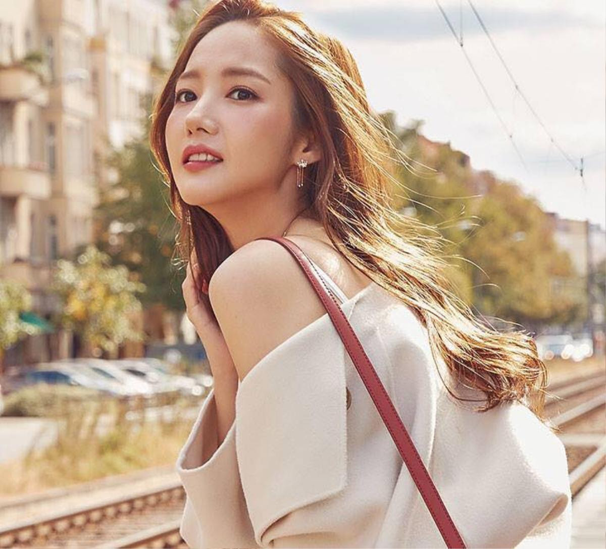 NÓNG! 'Thư kí Kim' Park Min Young trút bầu tâm sự về tin đồn hẹn hò với Park Seo Joon Ảnh 9