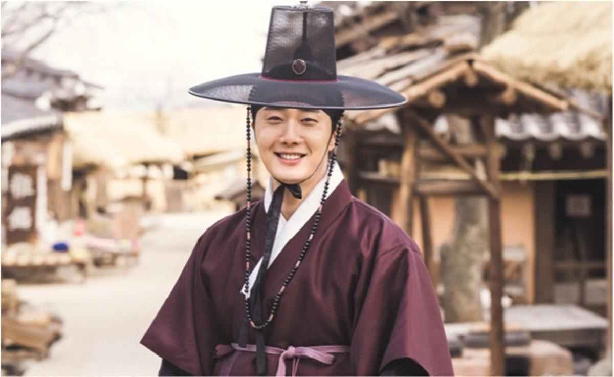 'Haechi': Tiết lộ ảnh chúc Tết tươi trẻ của Go Ara, Jung Il Woo và Kwon Yul Ảnh 2