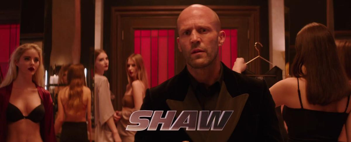 'Fast & Furious: Hobbs & Shaw' tung trailer: Khi Jason Statham và The Rock kết hợp mà vẫn bị Idris Elba đánh nhừ tử Ảnh 2