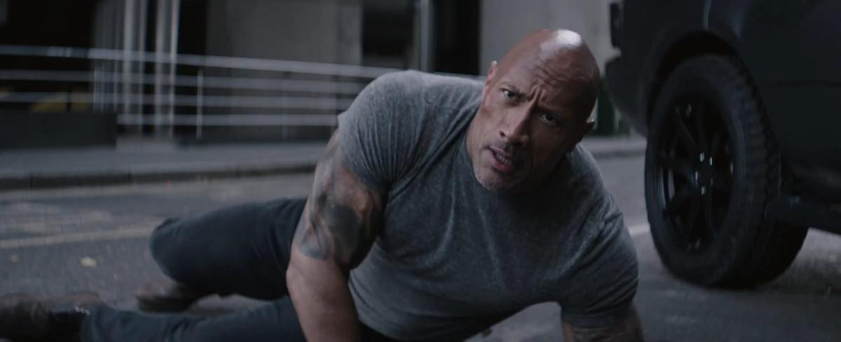 'Fast & Furious: Hobbs & Shaw' tung trailer: Khi Jason Statham và The Rock kết hợp mà vẫn bị Idris Elba đánh nhừ tử Ảnh 14