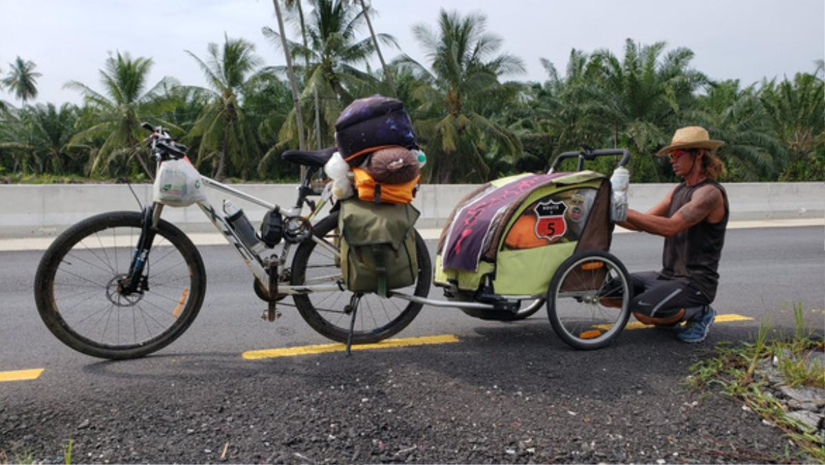 Người Việt đầu tiên chạy 4.500km từ Hà Nội đến Singapore Ảnh 1