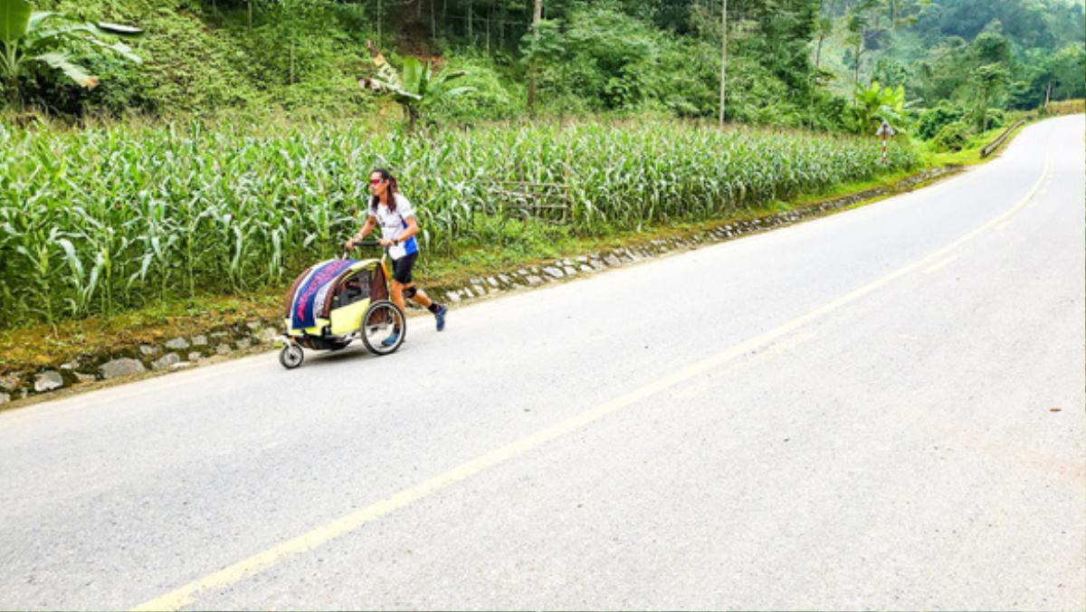 Người Việt đầu tiên chạy 4.500km từ Hà Nội đến Singapore Ảnh 2