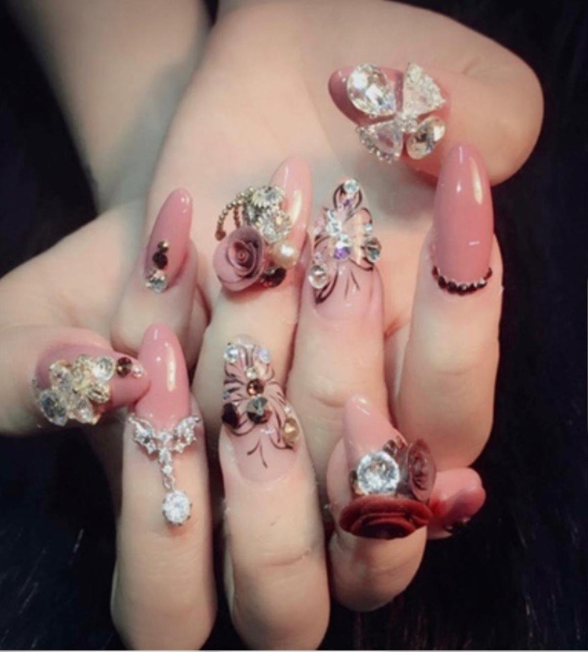 Chị em háo hức khoe nail sang chảnh đón Tết, 500 anh em vào bình luận: 'Thế này sao rửa bát đây' Ảnh 2