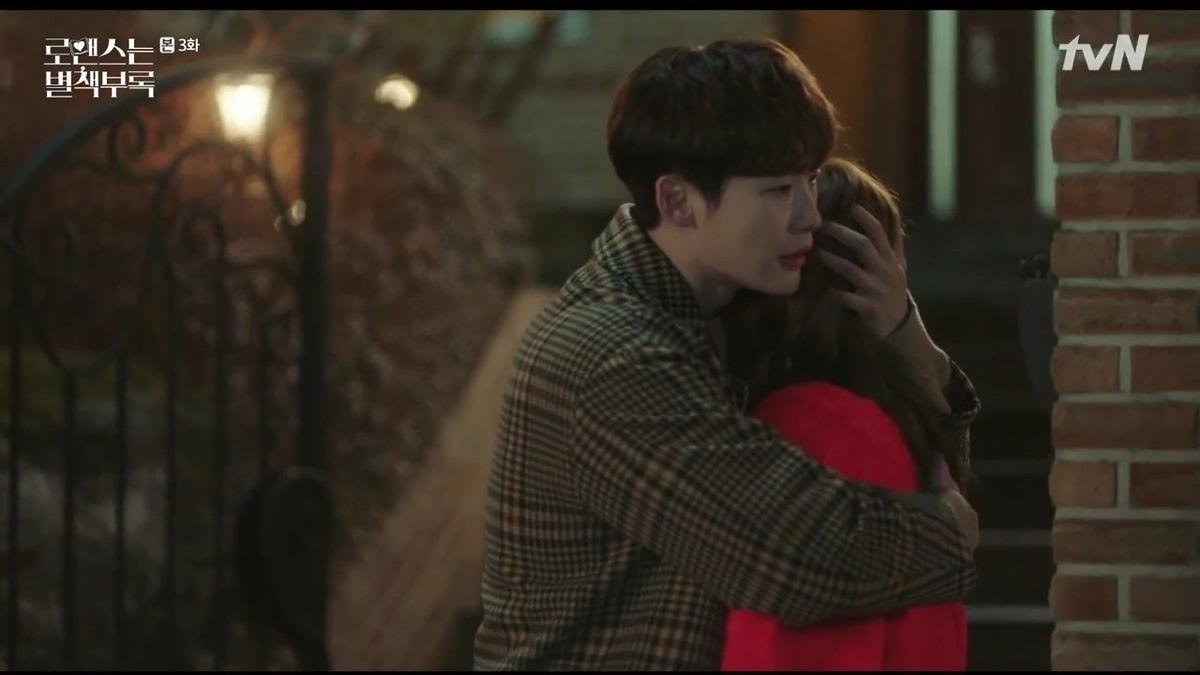 'Phụ lục tình yêu' tập 4: Lee Jong Suk ngượng đỏ mặt khi 'noona' Lee Na Young nói đến chuyện 'giường chiếu' Ảnh 1