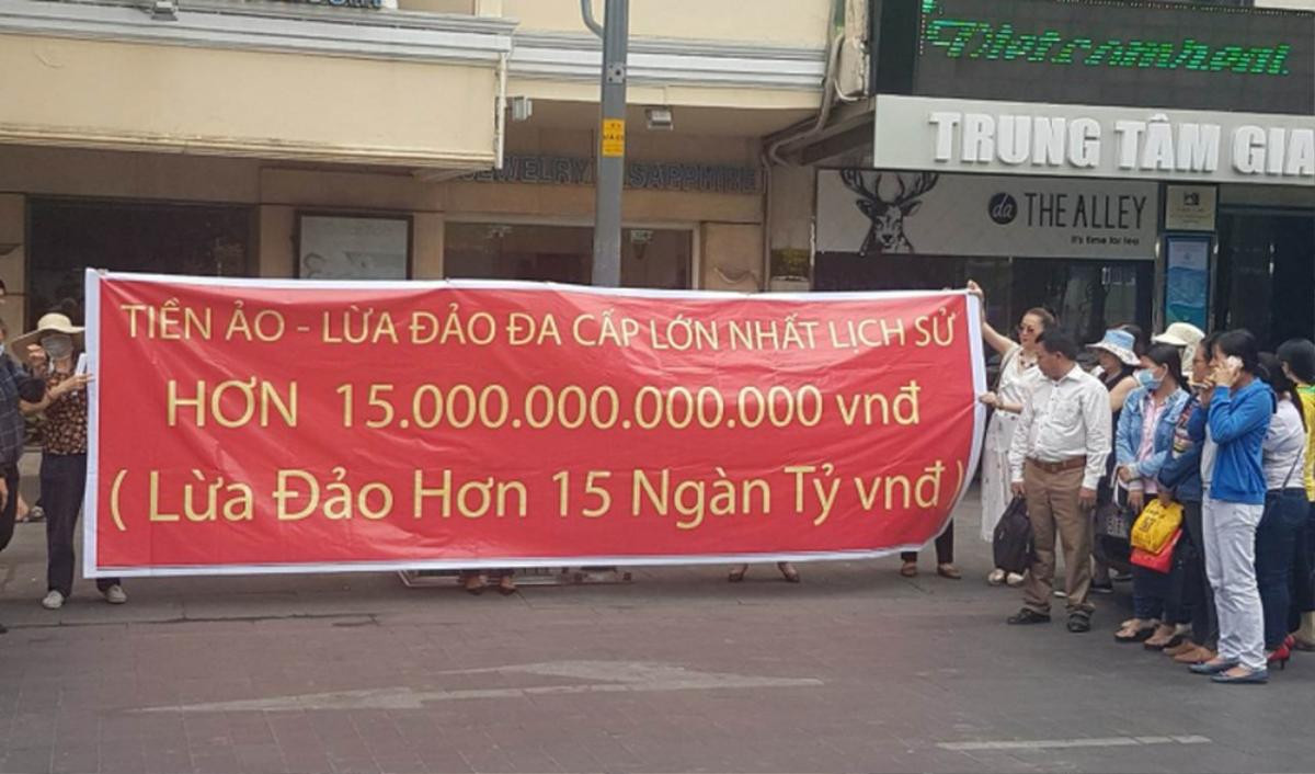 Tiền ảo: Mong ước giàu lên chỉ sau một đêm và một năm nhiều nước mắt của người Việt Ảnh 4