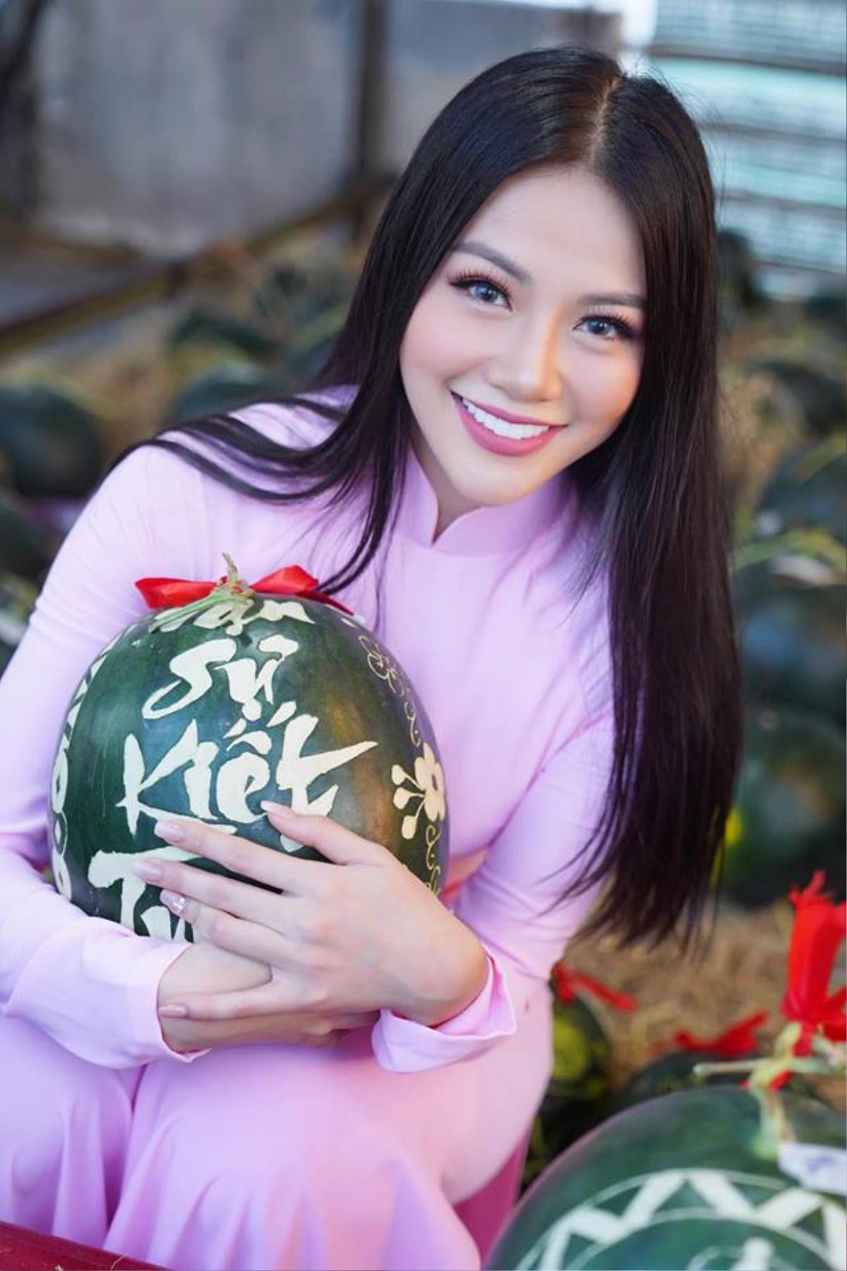 Miss Earth Phương Khánh tiết lộ bí quyết ăn bánh mứt đã đời mà không lo béo Ảnh 1