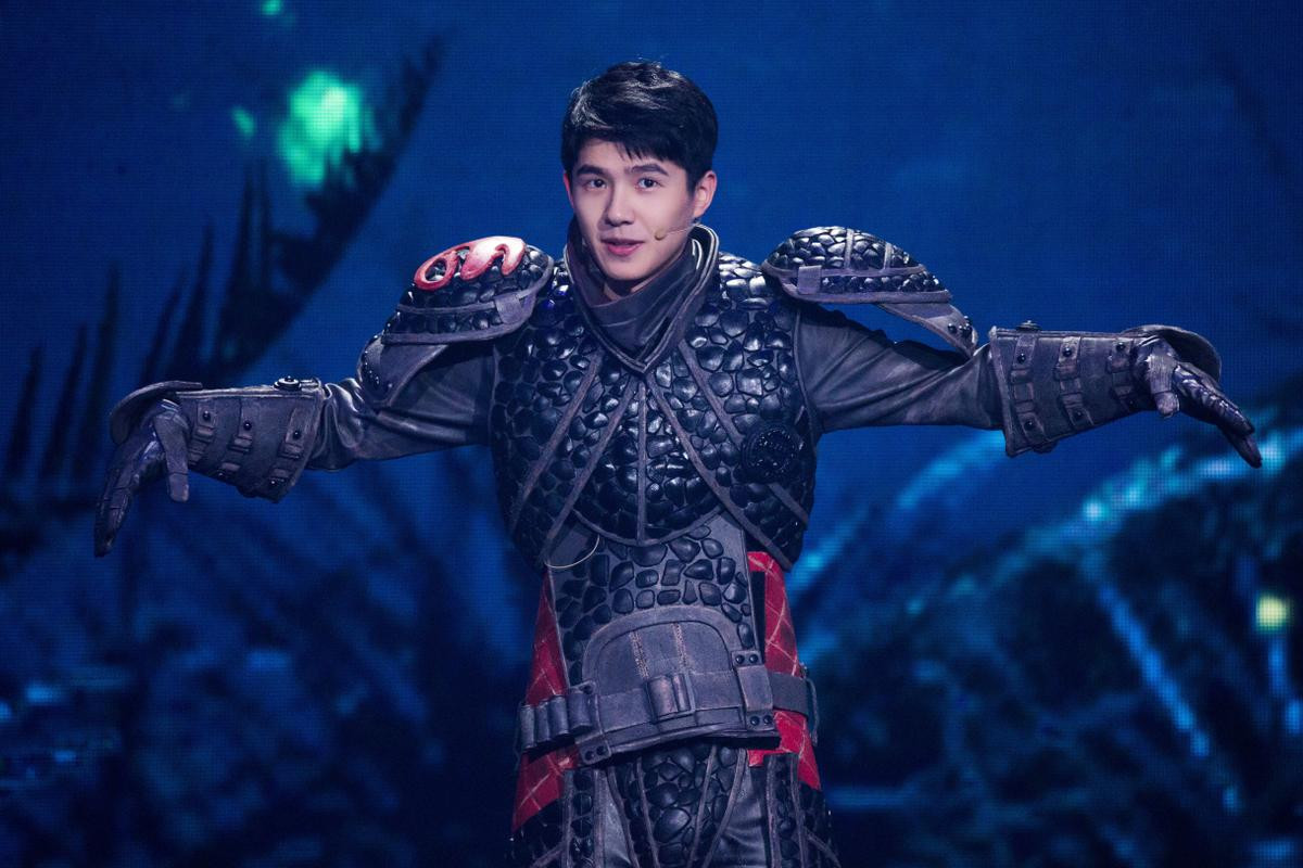 'Gala mừng xuân đài Đông Phương 2019': Bấn loạn với nhan sắc TFBOYS cùng Lưu Hạo Nhiên và Hoàng Cảnh Du Ảnh 25